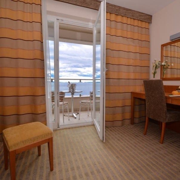 Doppelzimmer mit Meerblick - Hotel Luna - Novalja