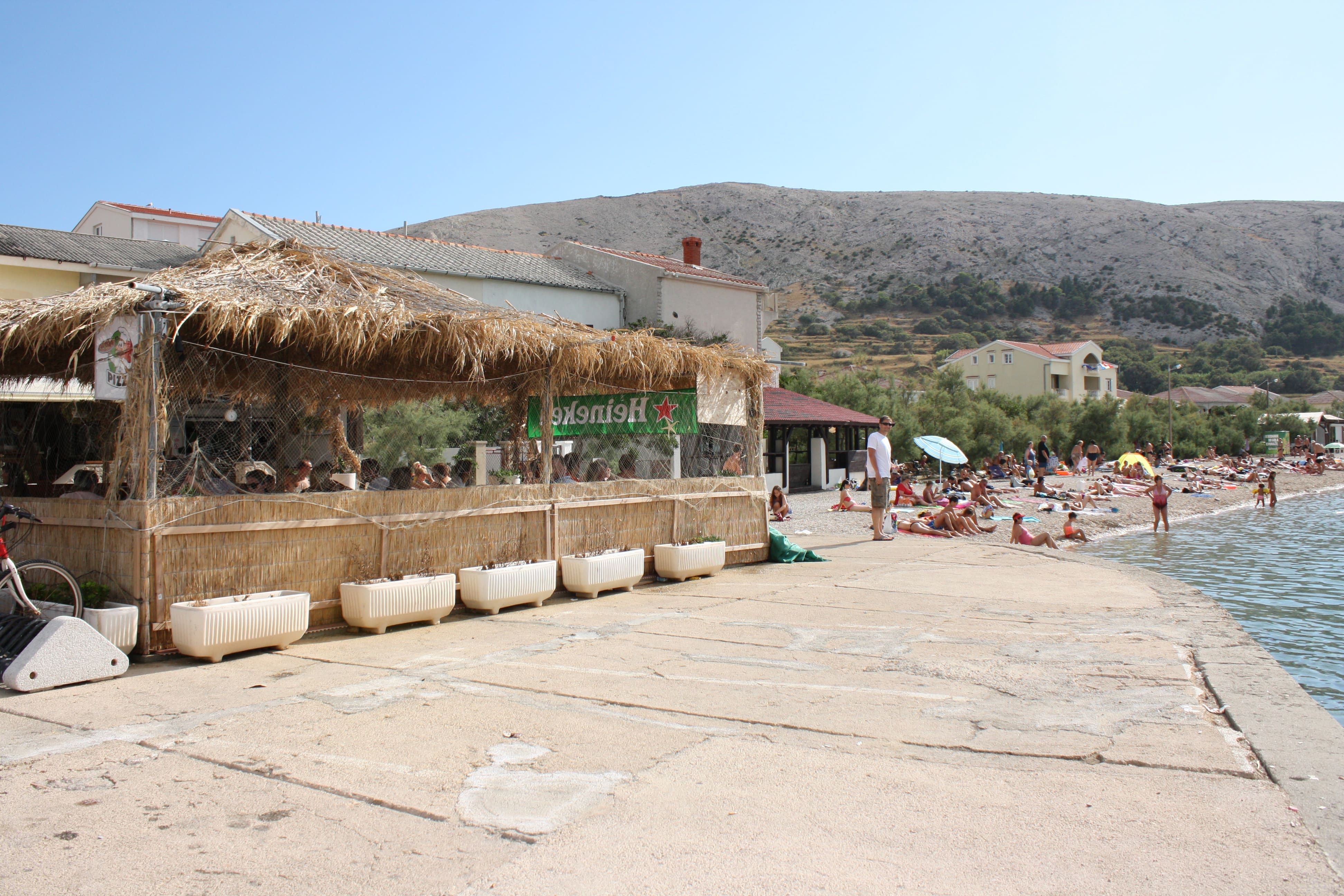 Stadtstrand Ort Pag (Kroatien) (2) - Zrce.eu