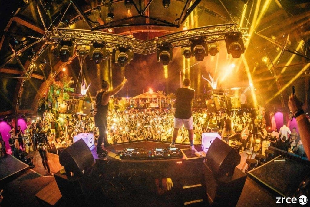 Was ist Zrce? Infos zum beliebten Partystrand